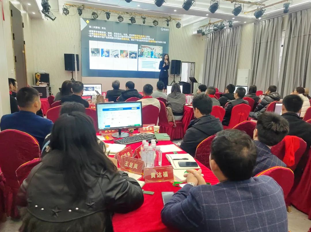 全鋁行業(yè)成長(zhǎng)電商活動(dòng) 打造萬(wàn)家家居標(biāo)桿企業(yè)！——共推南海大瀝全鋁家居產(chǎn)業(yè)高質(zhì)量發(fā)展